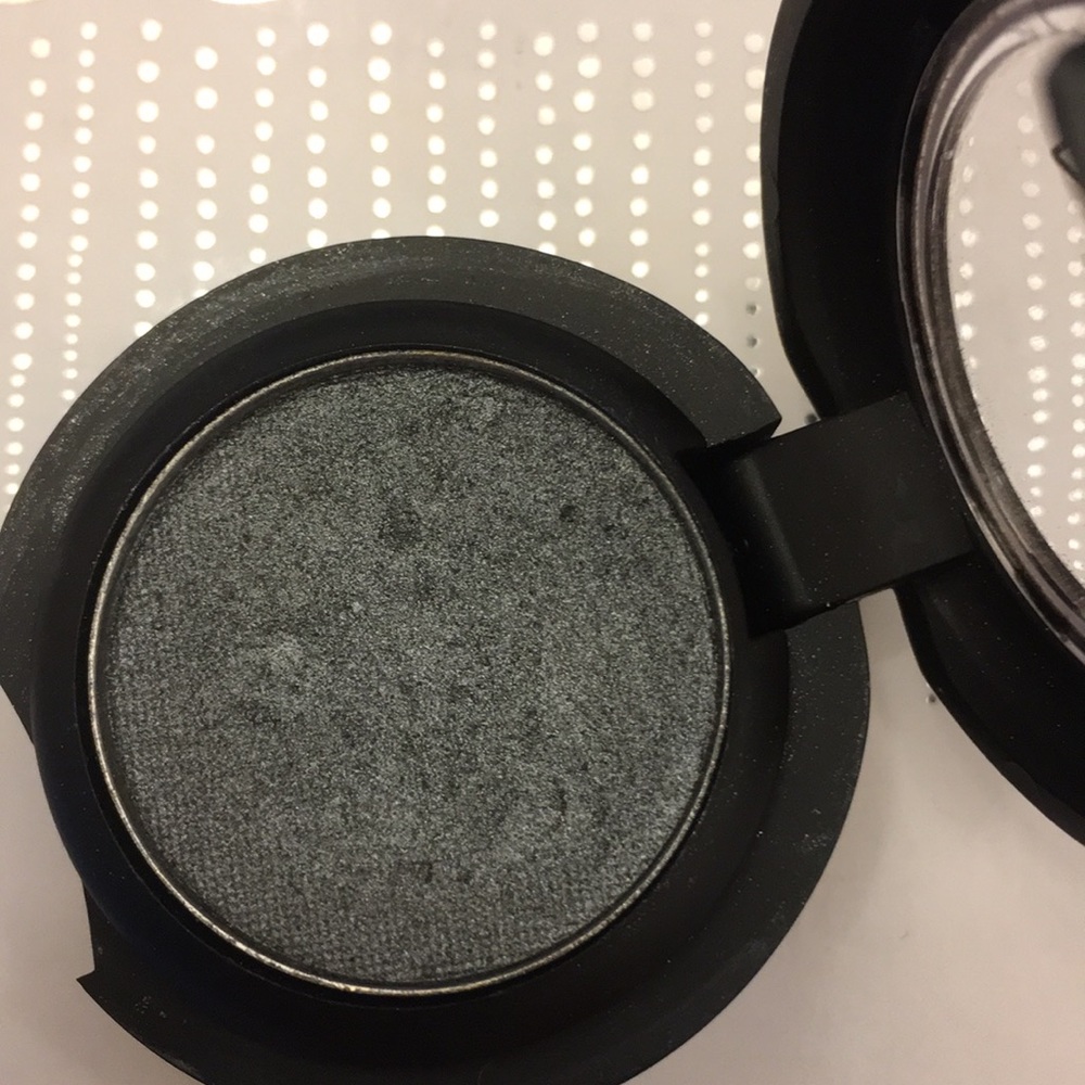 Eyeshadow silver ring - Picture 2 of 4
